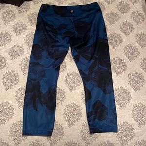 Blue floral Lululemon Leggings